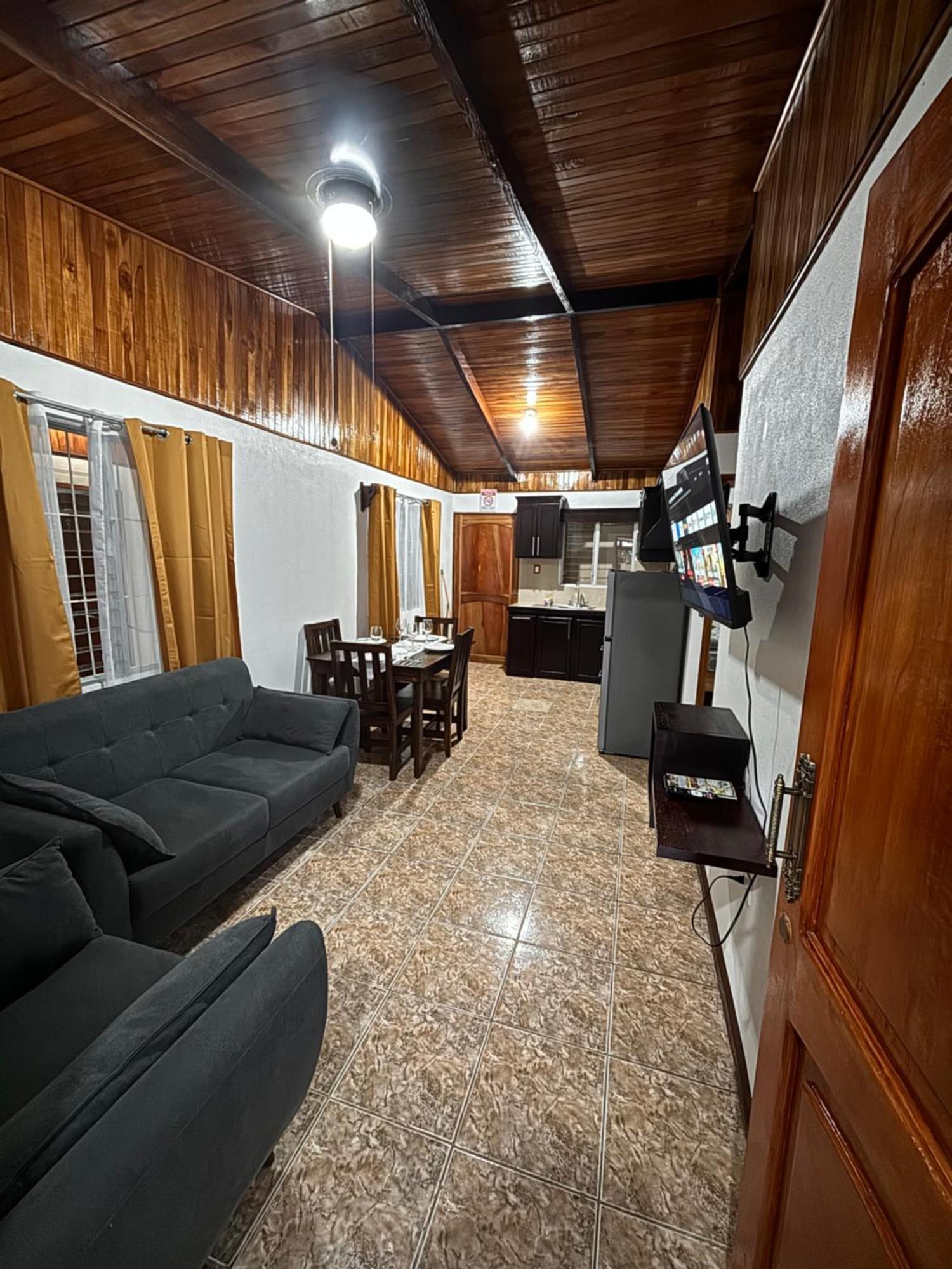 Apartamentos Maily La Fortuna Exterior foto